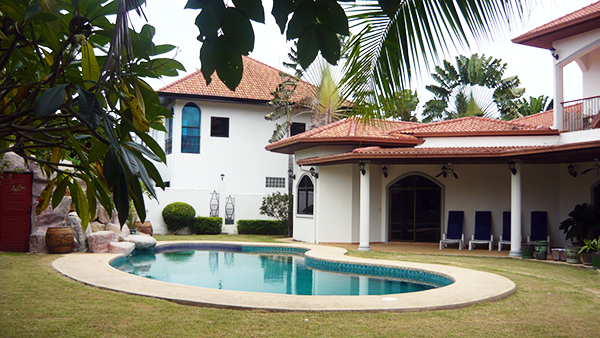 Large Pool Villa 5 Bed