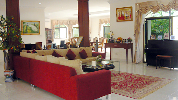 Large Pool Villa 5 Bed