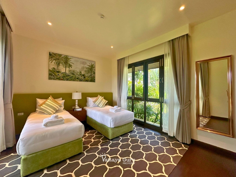 Luxury Golf Course View Villa Phuket