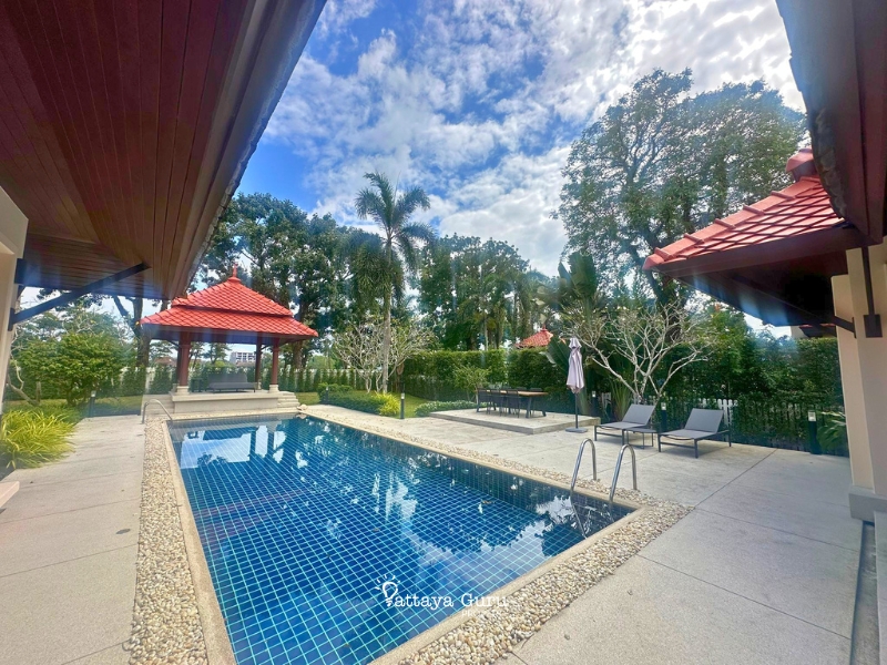 Luxury Golf Course View Villa Phuket 